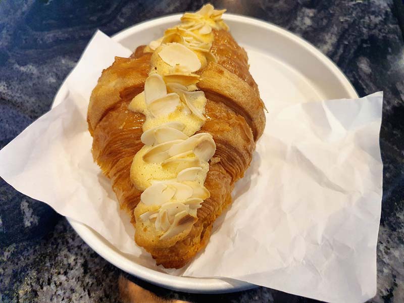 ร้านกาแฟสายไหม