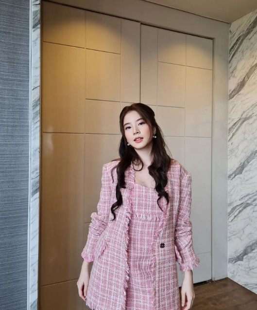 ฝน ศนันธฉัตร แต่งตัวลุคคุณหนู