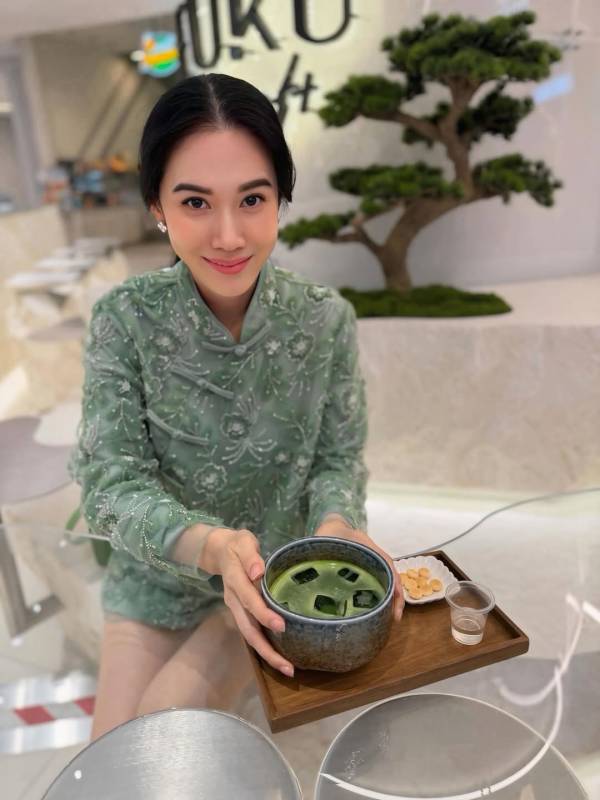 เมย์ เฟื่องอารมย์