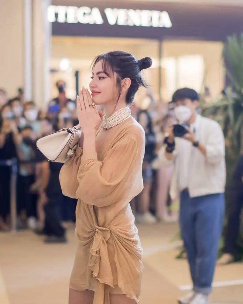 ใหม่ ดาวิกา