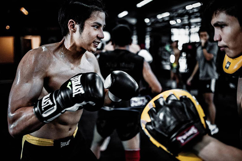 แบงค์ ธิติ