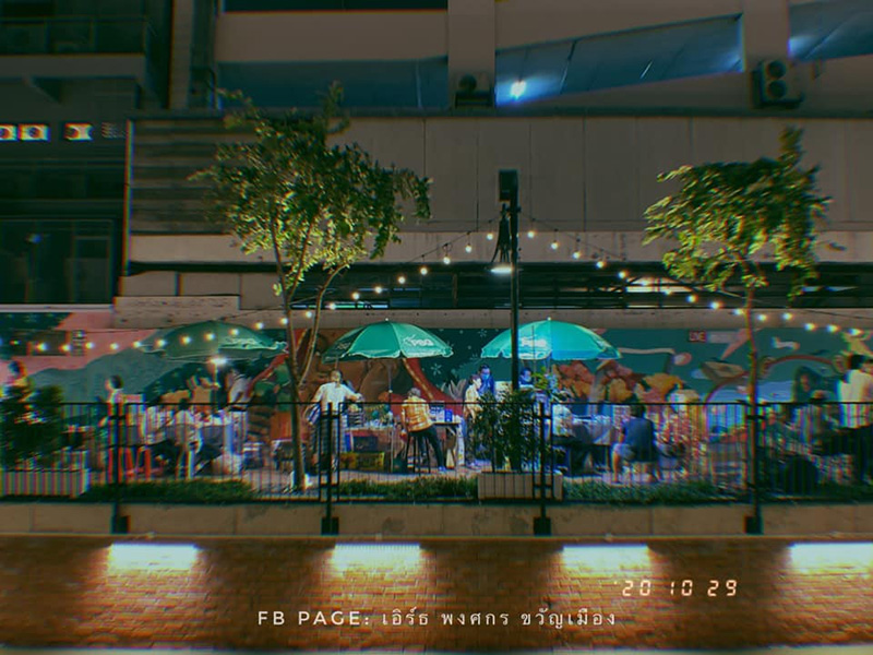 ถนนคนเดินคลองโอ่งอ่าง