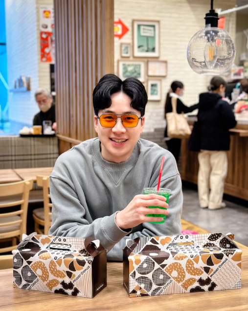 ไฮโซนิน ประวัติ