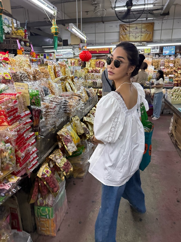 พลอย เฌอมาลย์ ลงคลิปหนุ่มคนดังตามจีบ