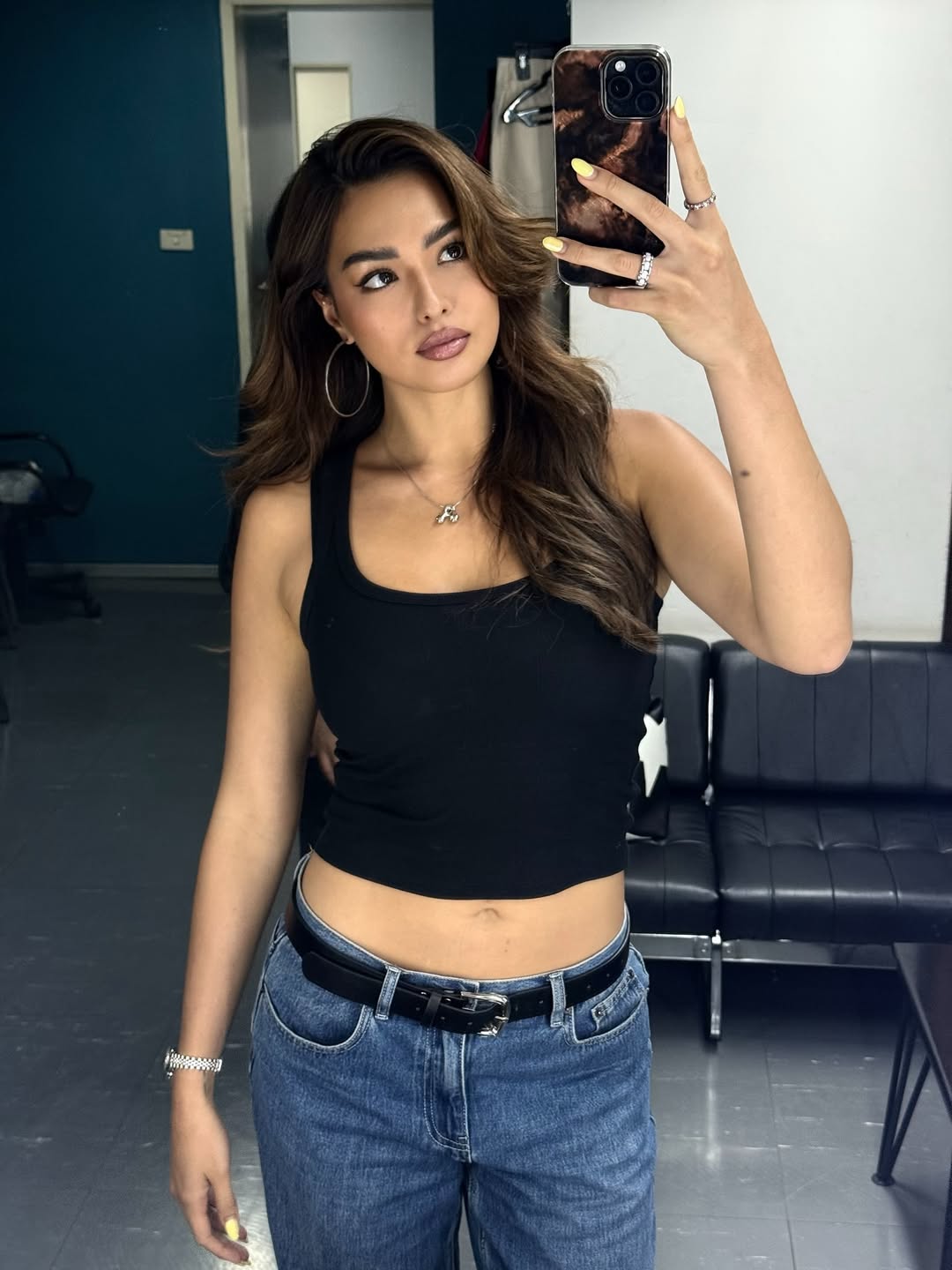 แอนชิลี สก๊อต-เคมมิส โชว์อึ๋มล้นบิกินี่ริมทะเล