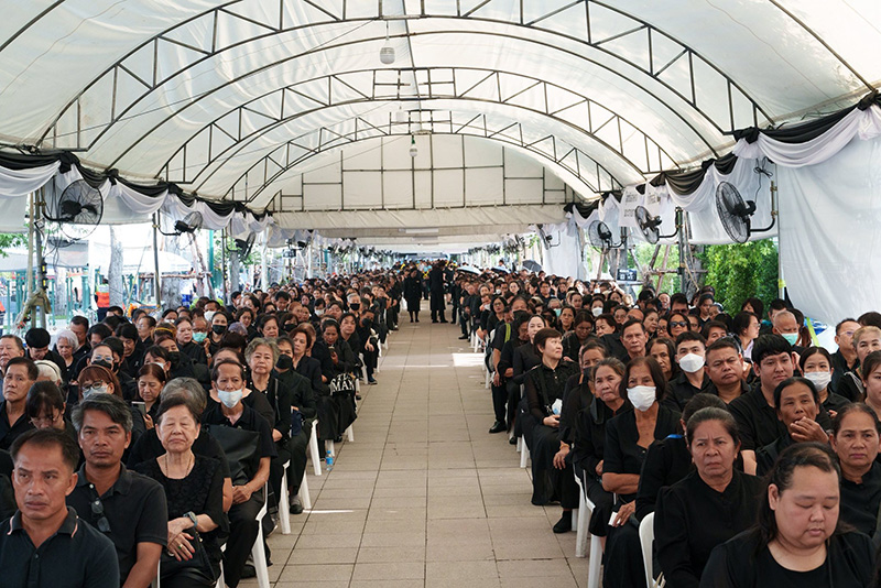 ถวายสักการะพระพันปีหลวง
