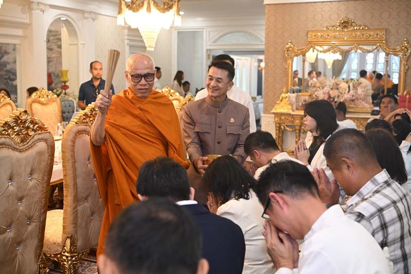 เปิดภาพบ้านหมอชลน่าน ศรีแก้ว หัวหน้าพรรคเพื่อไทย สวยอลังการ 