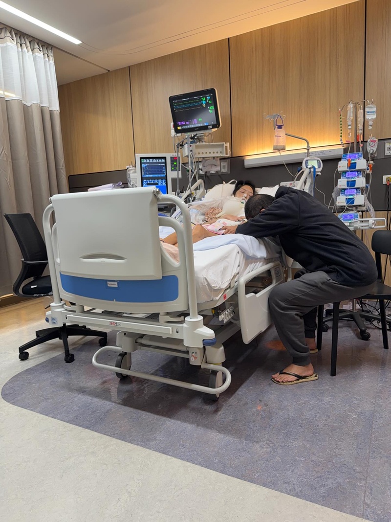 นายพลดอลล่าร์ คุณหญิงบัว 