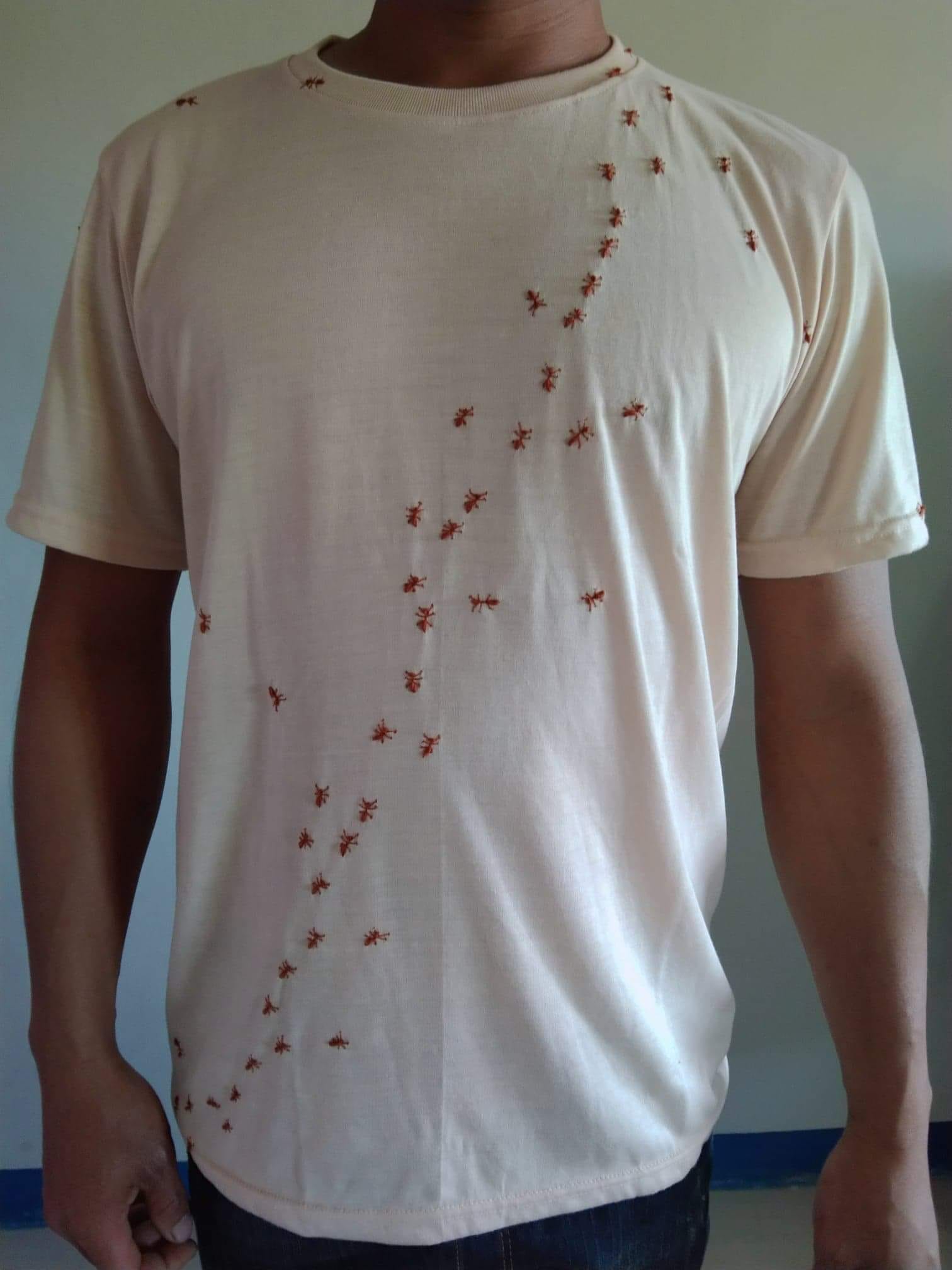 มดขึ้นเสื้อ