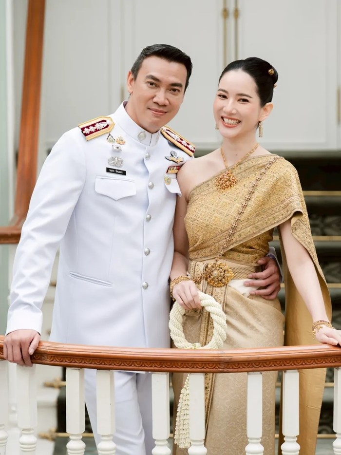 หมวดอ๋อ แต่งงาน หมอเพื่อน ด้าน แอฟ ทักษอร ร่วมยินดี