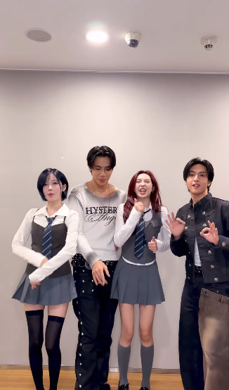 คอปเปอร์ BUS ชิกิต้า BABYMONSTER