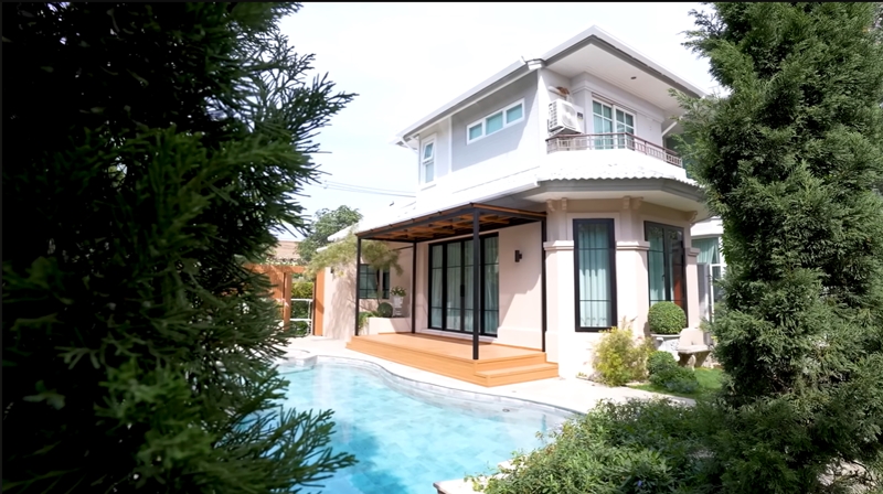 บ้าน ซี-เอมี่ สระว่ายน้ำ