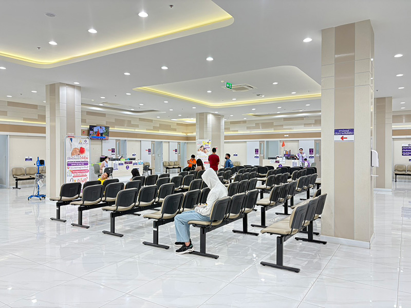 คุณพีท กันตพร หาญพาณิชย์ กรรมการผู้จัดการฝ่ายการตลาดเครือโรงพยาบาลบางกอก เชน ฮอสปิทอล (BCH)