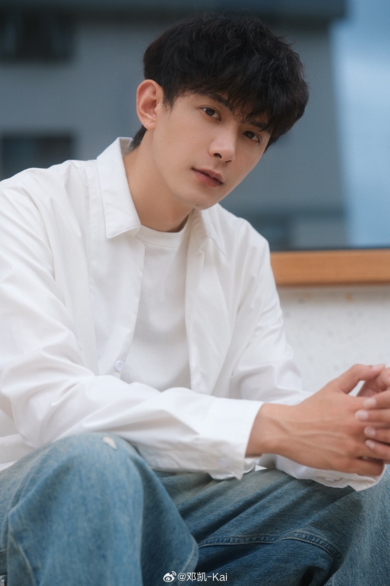 เติ้งข่าย ประวัติ