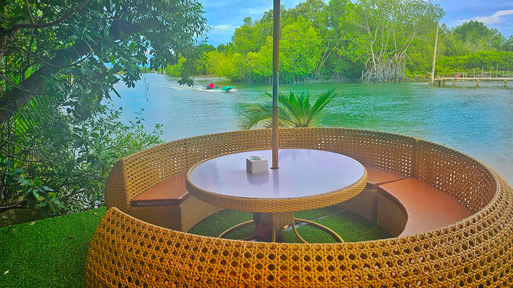 ที่นั่งโซนรังนก ร้านบ้านยายเวียง