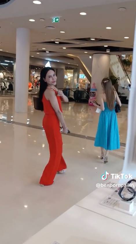 แม่ลี แม่แก้มบุ๋ม