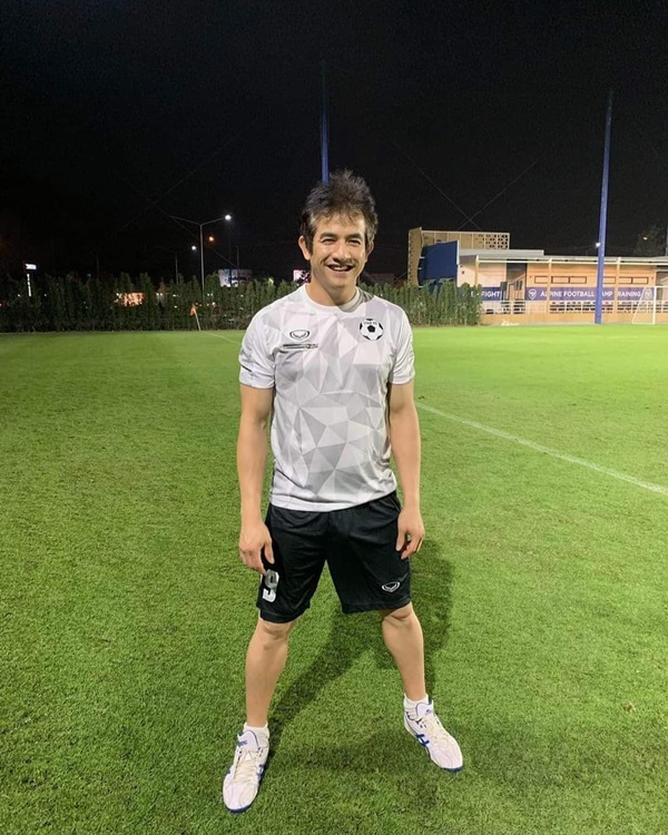 ดาราชายยุค 90 โด่ง สิทธิพร นิยม