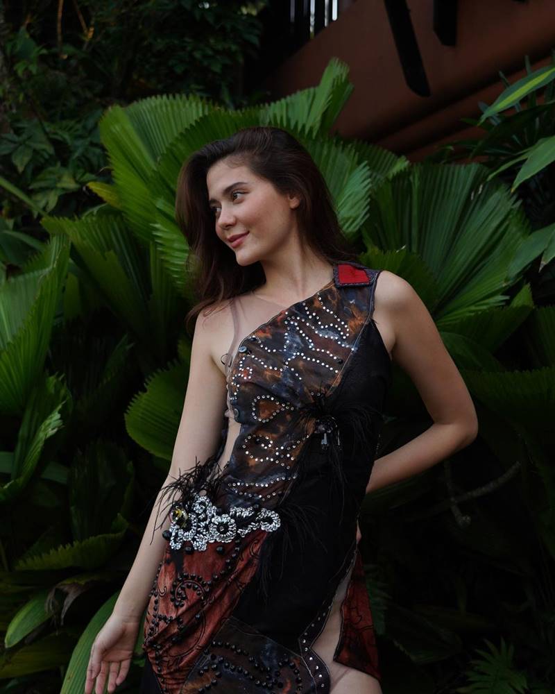 มารีญา พูลเลิศลาภ