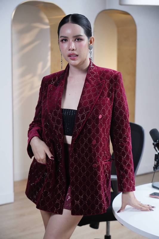 นารา เครปกะเทย