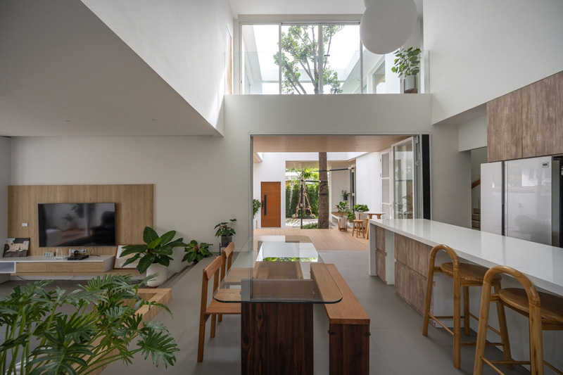 แบบบ้านโมเดิร์น 2 ชั้น แปลงโฉมใหม่ให้น่าอยู่จากบ้านครึ่งปูนครึ่งไม้