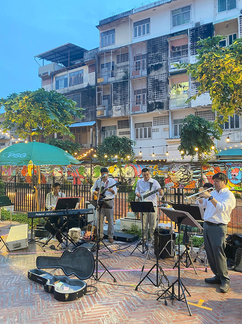 ถนนคนเดินคลองโอ่งอ่าง