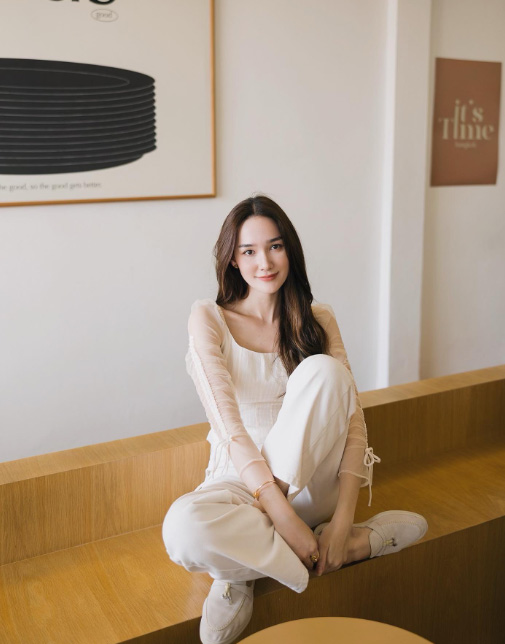 แฟชั่นชุดขาว