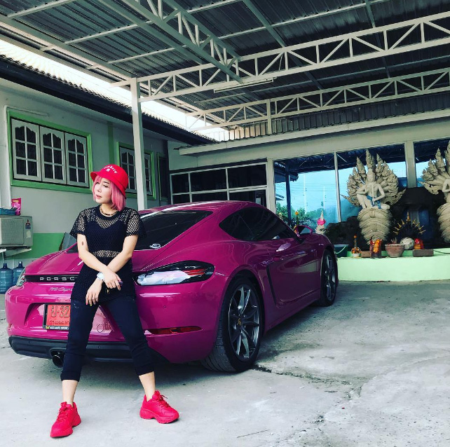 หนึ่ง บางปู ประวัตินักร้องลูกทุ่งสาว จากแม่ค้าออนไลน์สู่นักธุรกิจเสริมความงาม 100 ล้าน