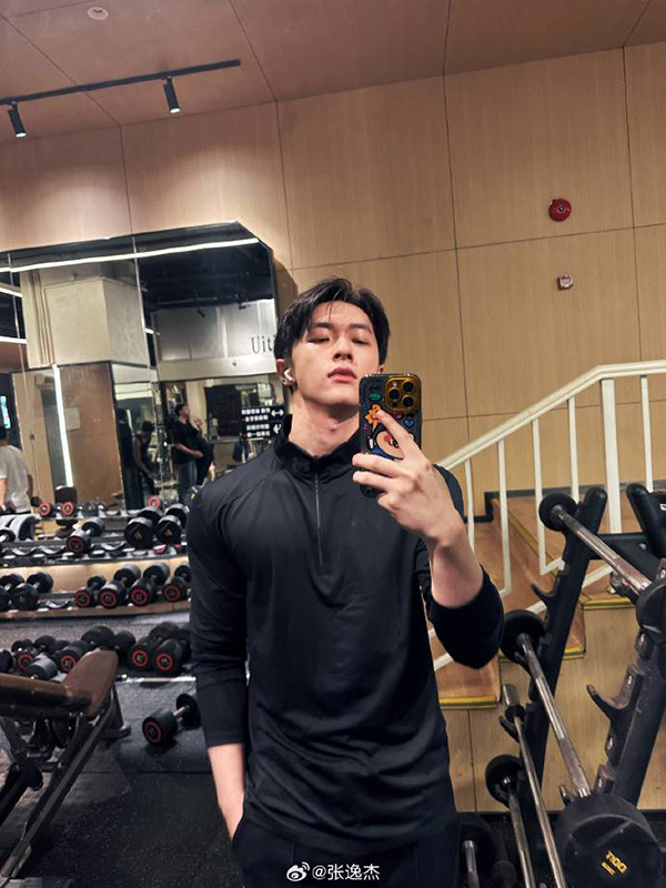 จางอี้เจี๋ย Zhang Yi Jie นักแสดงจีน