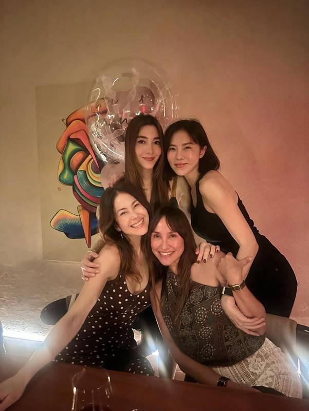 พอลล่า เทเลอร์ ฉลองวันเกิด 43 ปี