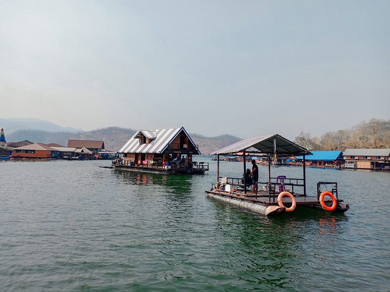 ที่พักล่องแพ กาญจนบุรี