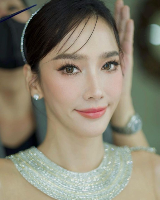 น้องฉัตร ช่างแต่งหน้า