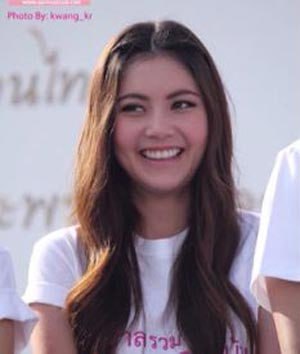 ใหม่ ดาวิกา