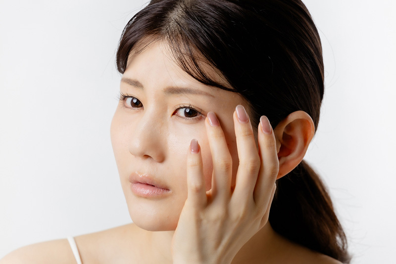 ใต้ตาลึก