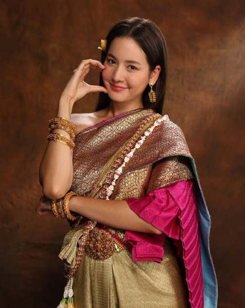 แฟชั่นชุดไทยของสาว ๆ แก๊งคณิกา จากละคร คุณพี่เจ้าขาดิฉันเป็นห่านมิใช่หงส์ สวยทุกลุค