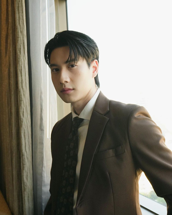 ไบร์ท รพีพงศ์