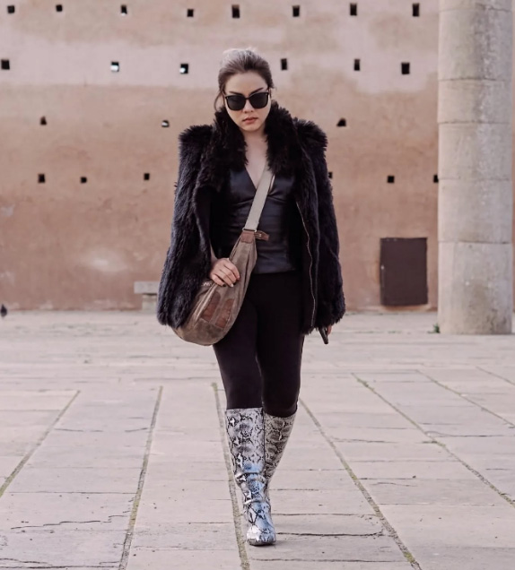 บีม จารุวรรณ ประวัตินักร้องสาวเสียงเท่มีเสน่ห์ ที่หลายคนหลงใหล