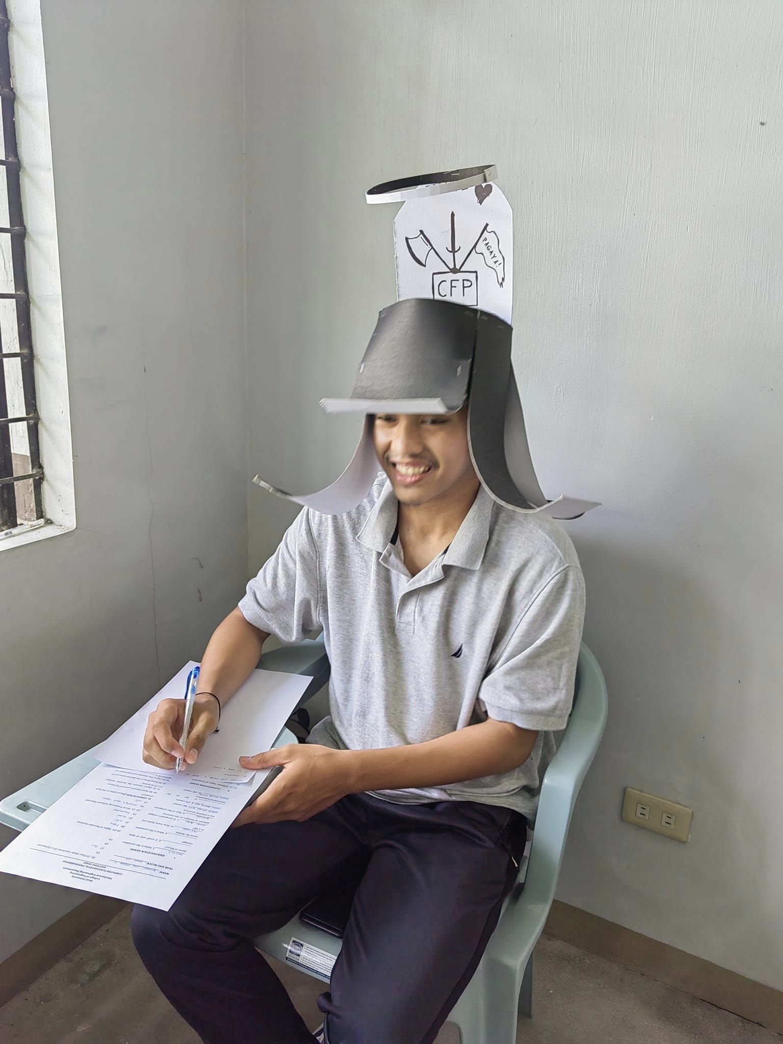 หมวกกันลอกข้อสอบ