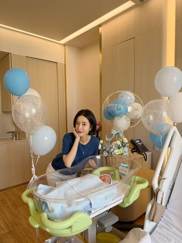 แจม ชรัฐฐา เผยภาพอุ้มเด็ก