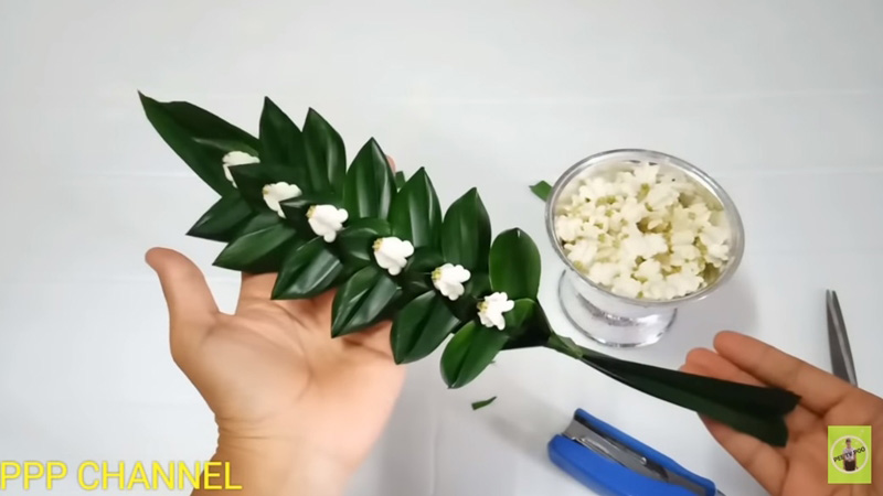 วิธีจัดแจกันดอกไม้ไหว้พระ