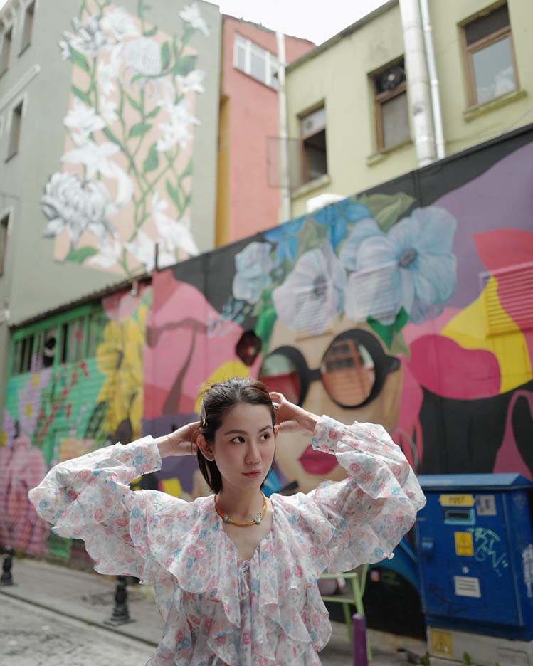 พลอย ภัทรากร