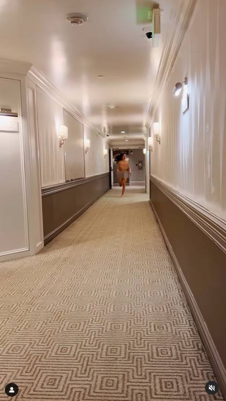 อลิสัน บรี วิ่งเปลือยเซอร์ไพรส์สามี