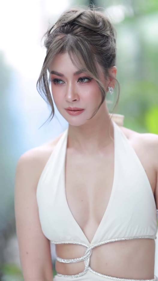 เอมี่ กลิ่นประทุม