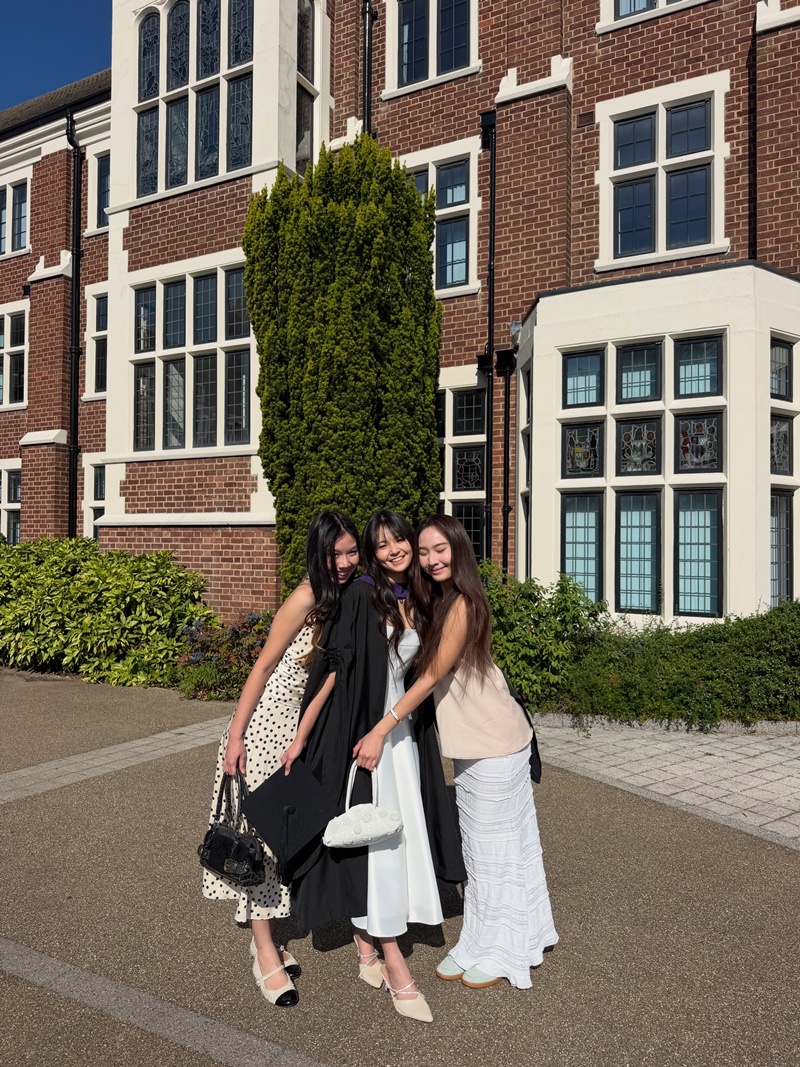 น้องเพิร์ล ลูกสาวคนเล็ก ซิโก้ เสนาเมือง รับปริญญา