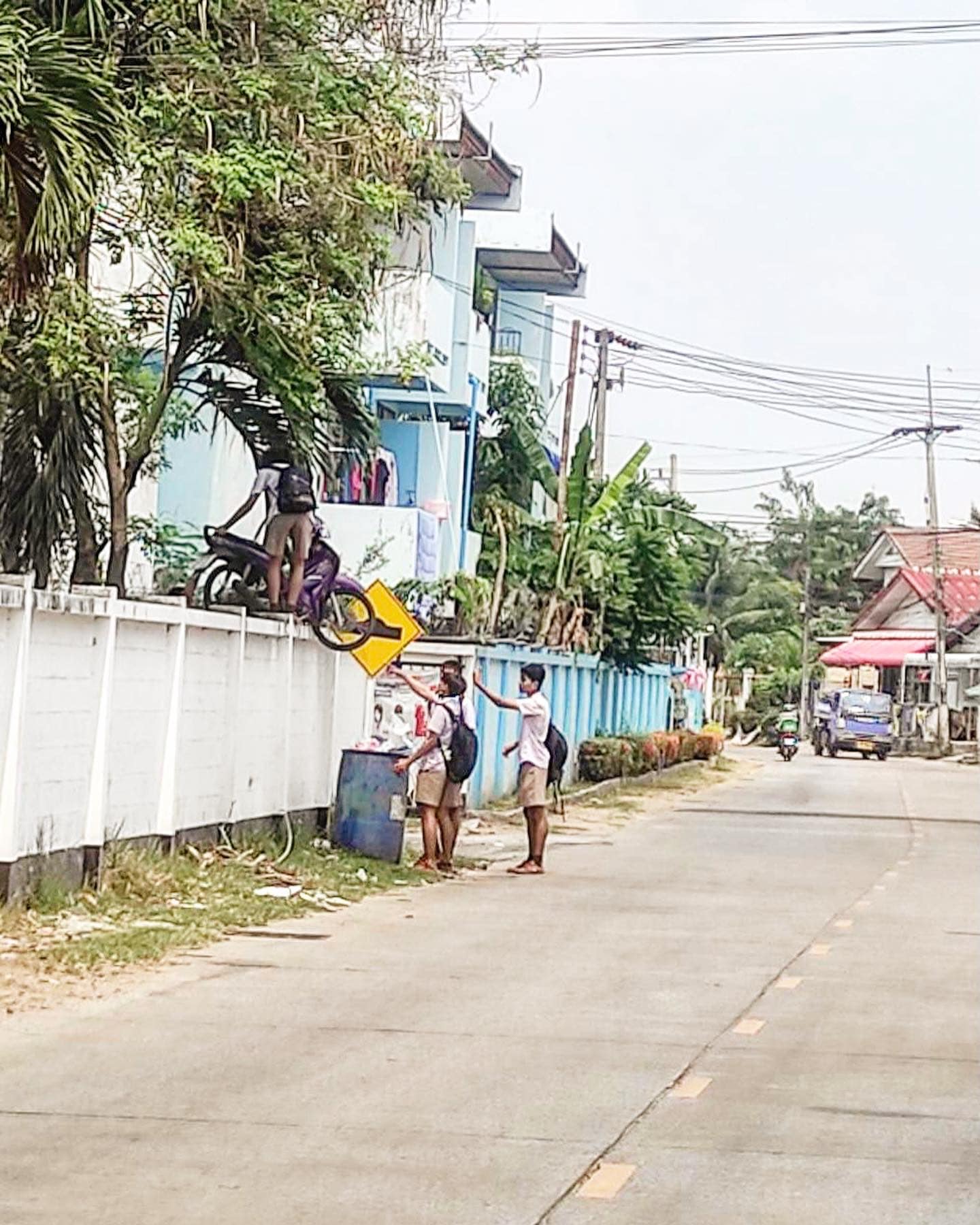 โดดเรียนให้โลกจํา