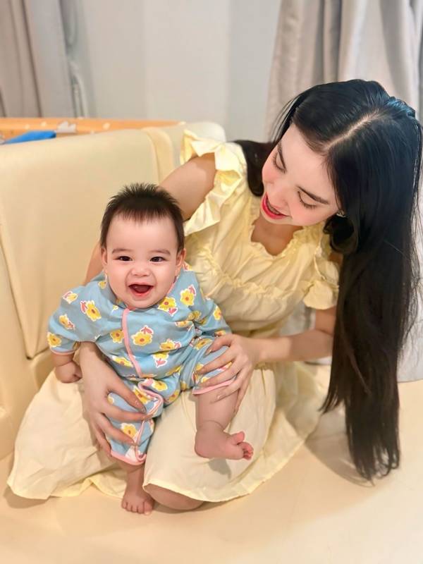 ขนม ศศิกานต์ ครูเต้ย อภิวัฒน์