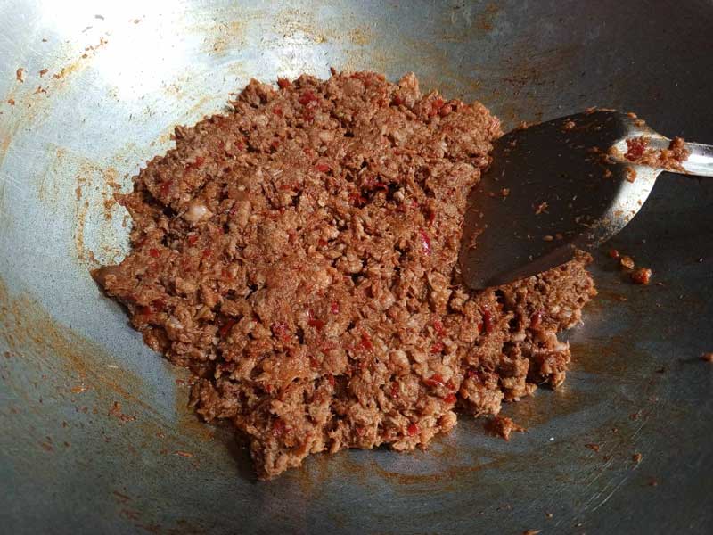 วิธีผัดพริกแกงกับหมูสับ