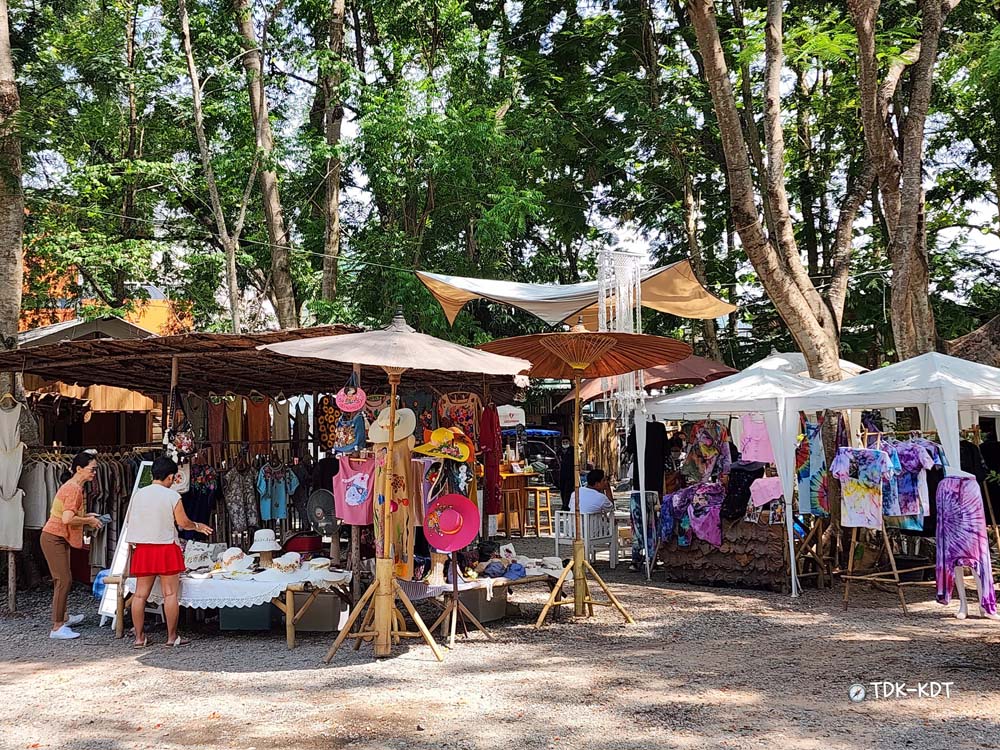 กาดต๋องตึง บ้านริมน้ำ Tong Tung Market ที่เที่ยวเชียงใหม่ที่เช็กอิน