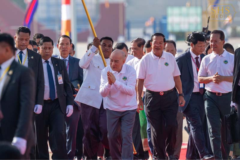 ประวัติ นโรดม สีหมุนี กษัตริย์แห่งกัมพูชา