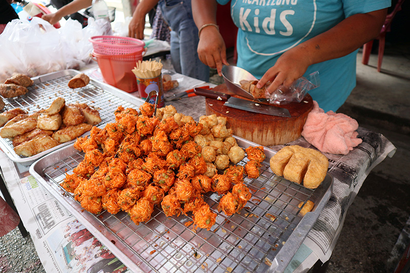 ตลาดท่าเรือ