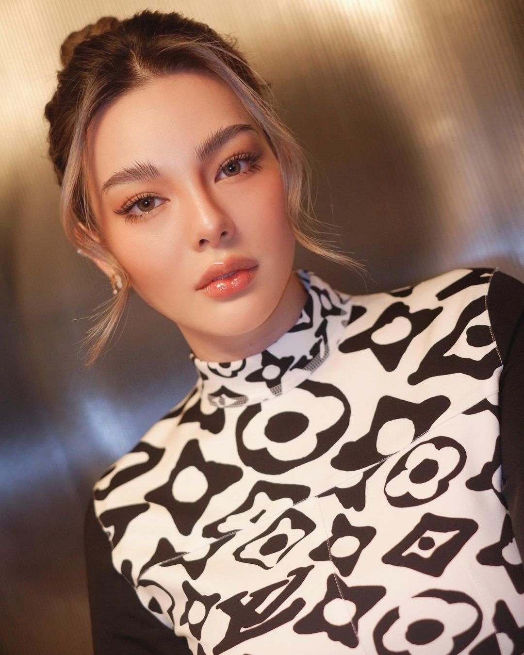 ดิว อริสรา เบล บุษญา